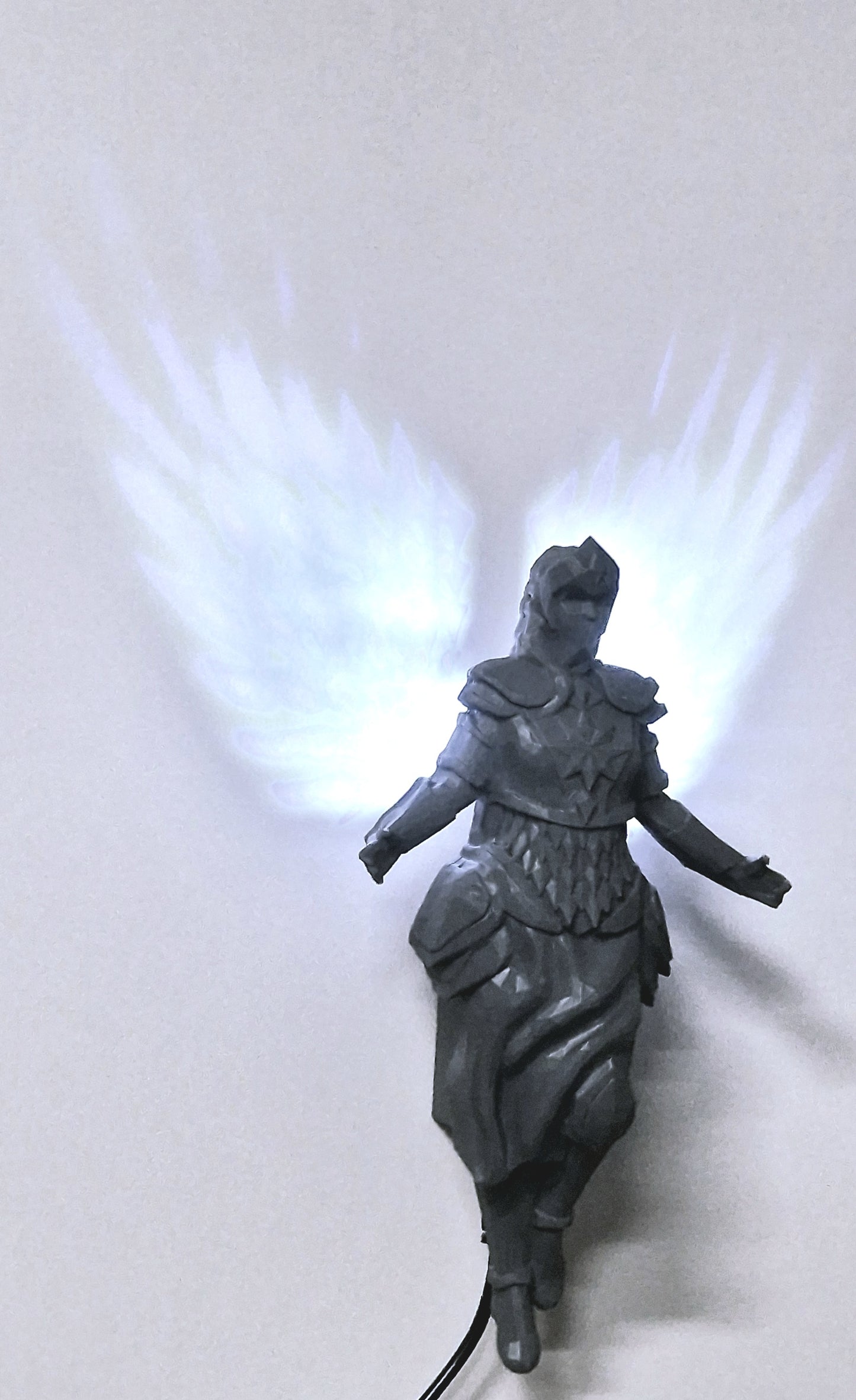 Nástěnné Světlo "Valkýra": Křídla Mýtické Bojovnice na Vaší Stěně